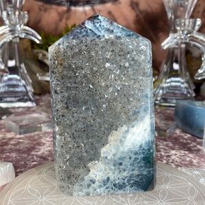 BLACK SAND & BEACH AGATE TOWER, CRYSTAL